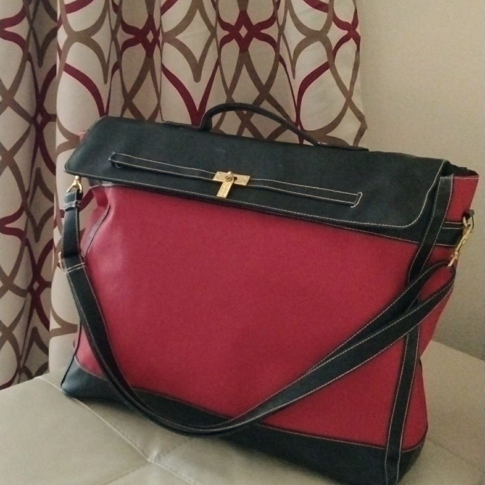 Elizabeth Arden Red Canvas Travel Bag